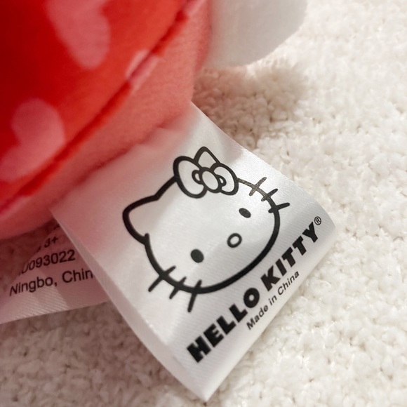 Hello Kitty 🐱 Love ❤️ Healings Box kit - Picture 9 of 15